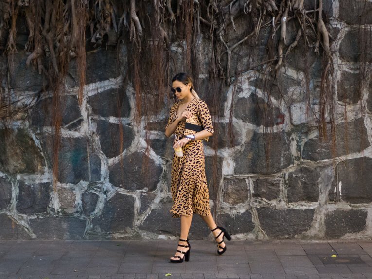 Cindiddy's tweet photo. NEW POST: SHOW YOUR SPOTS @DVF @farfetch https://t.co/3zAlxOshQG https://t.co/LzcsvAaeKA