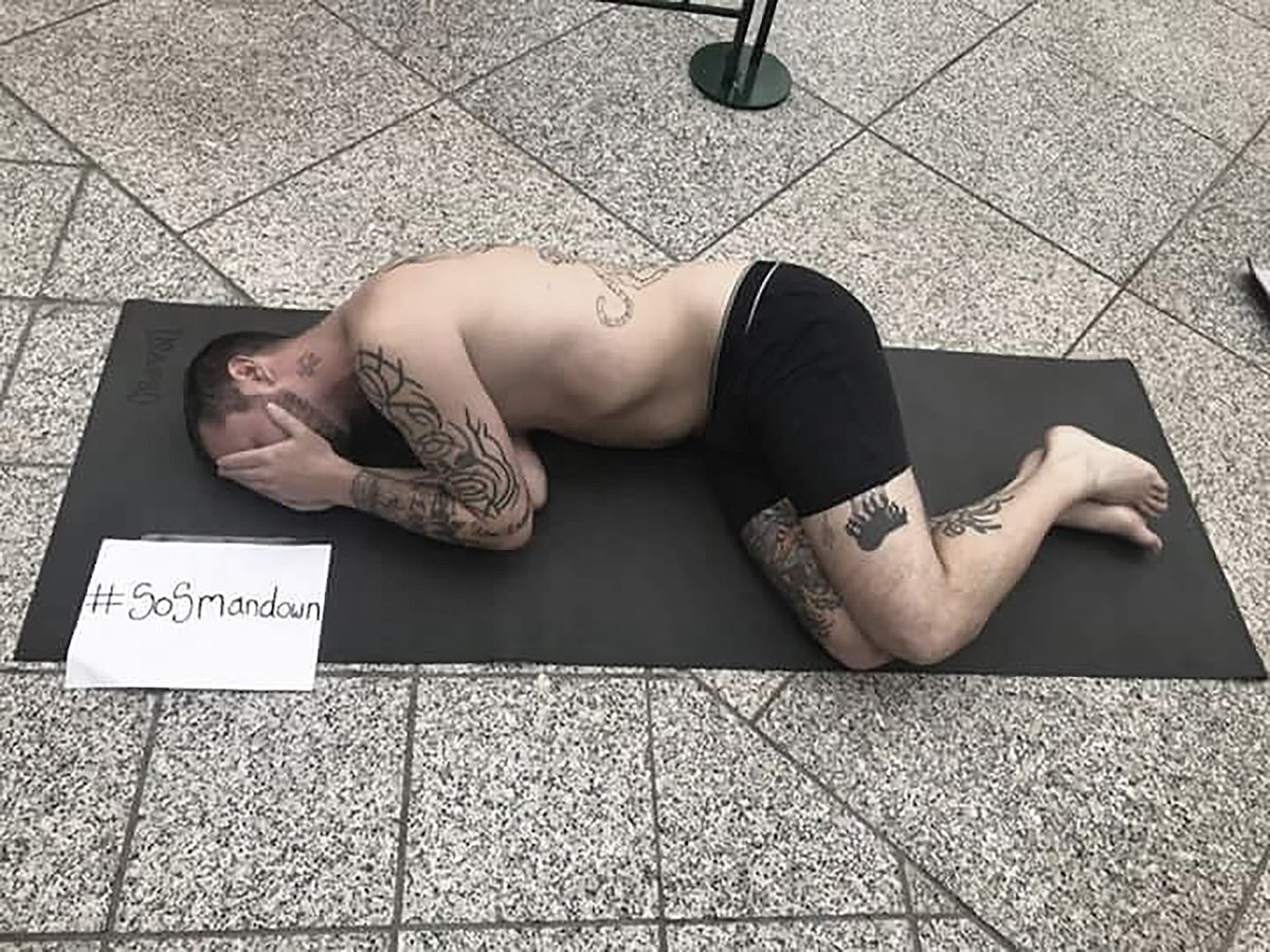 SOSManDownNews's tweet photo. #SOSMANDOWN LATEST: Our brothers in #Carlisle hit the streets for #MensHealth #MaleSuicide #Fathers4Justice #Fatherlessness #F4J https://t.co/8LbfDpiGbZ https://t.co/qa3ahv56al