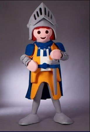 This Sunday during #Berkhamsted Christmas Festival of Lights we’ll have freebies, promotions and the #Playmobil Knight visiting. Pop in!