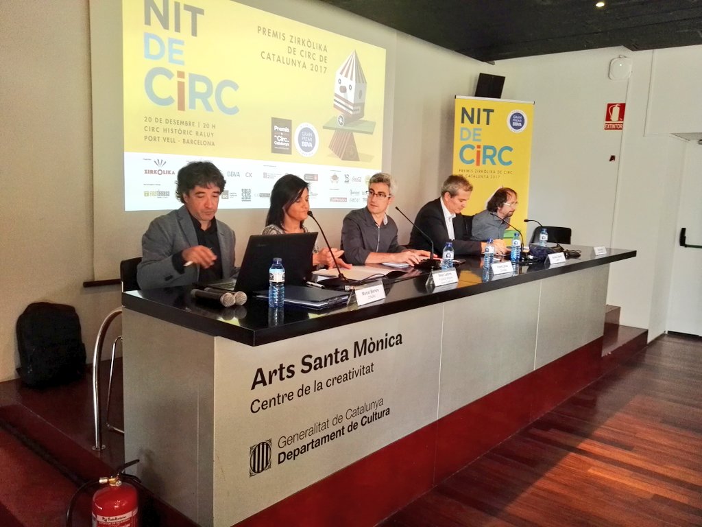Teatralnet's tweet photo. Es presenta la #NitdeCirc dels VIII #PremisZirkòlika de #Circ de #Catalunya 👉 Dimecres 20 de diciembre a les 20h al @CircRaluy. En parlarem a #Teatralnet. https://t.co/bcerI7tLsr