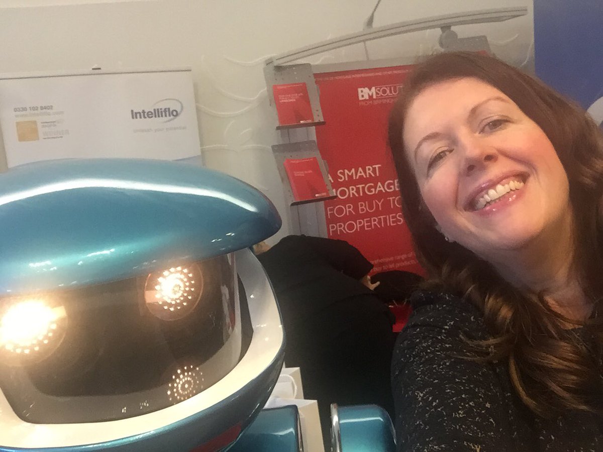 wendydines's tweet photo. Say cheese ๐@IntellifloLtd #YFS17 #BankhallEvents @Bankhall https://t.co/4MfkRmffal