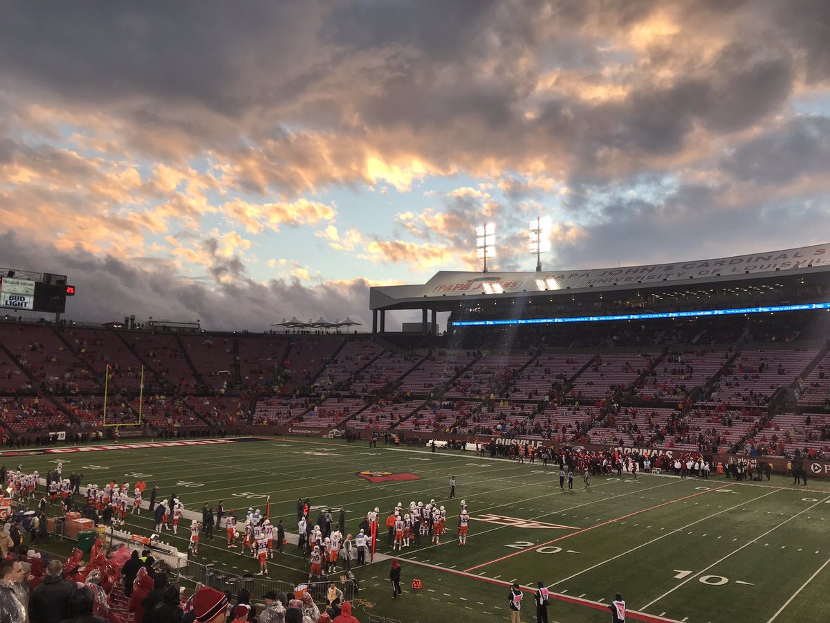 MikeCoseo2's tweet photo. live for moments like these π #LastWeeksGame https://t.co/XT5vS8nBpv