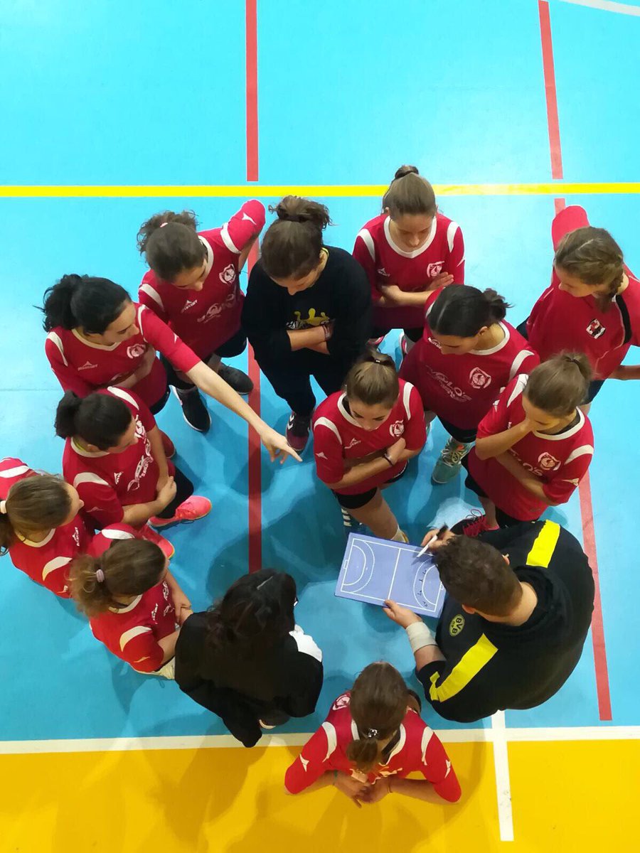BalonmanoD21's tweet photo. Este domingo queremos que nuestras chicas del cadete femenino estén arropadas por nuestra afición

Os esperamos a las 11:30 en colegio San Pedro https://t.co/DlRdnwgbTB