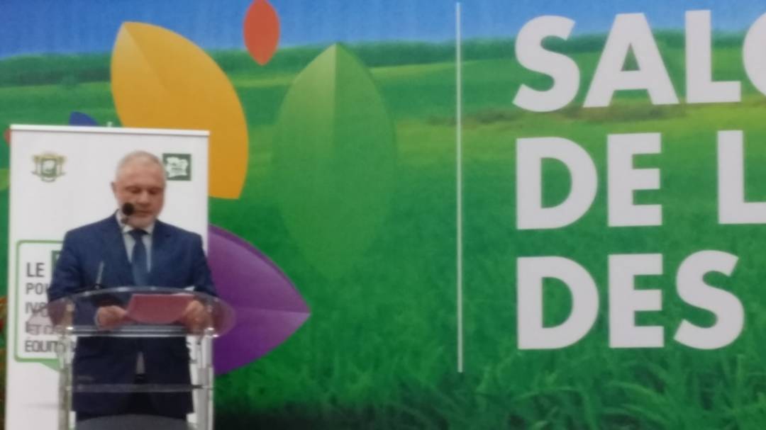USAIDC4CP's tweet photo. "The decrease in #soil #fertility is a limiting factor that PNIA 2 must address" #France ambassador to #CIV225 #CIV, on behalf of partners.
#IFDCnews_SARA2017 #Civ225 #SARA2017 @AfricFertilizer @IFDCnews @BoPInc @ICRAedu #Abidjan https://t.co/zA8aRcSkwN