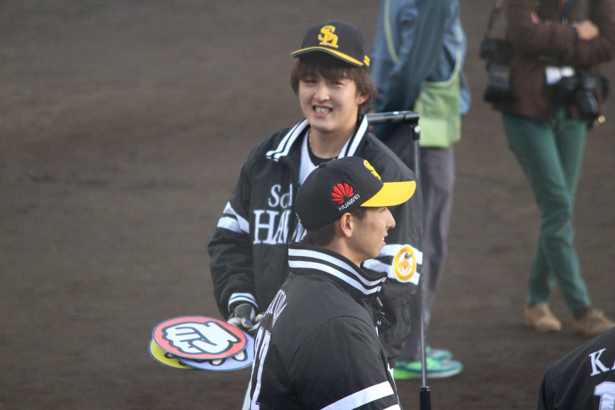 uchi_0804's tweet photo. ホークス野球教室in雁の巣。
#sbhawks 
#飯田優也 投手 https://t.co/6ZPoKzJV6F
