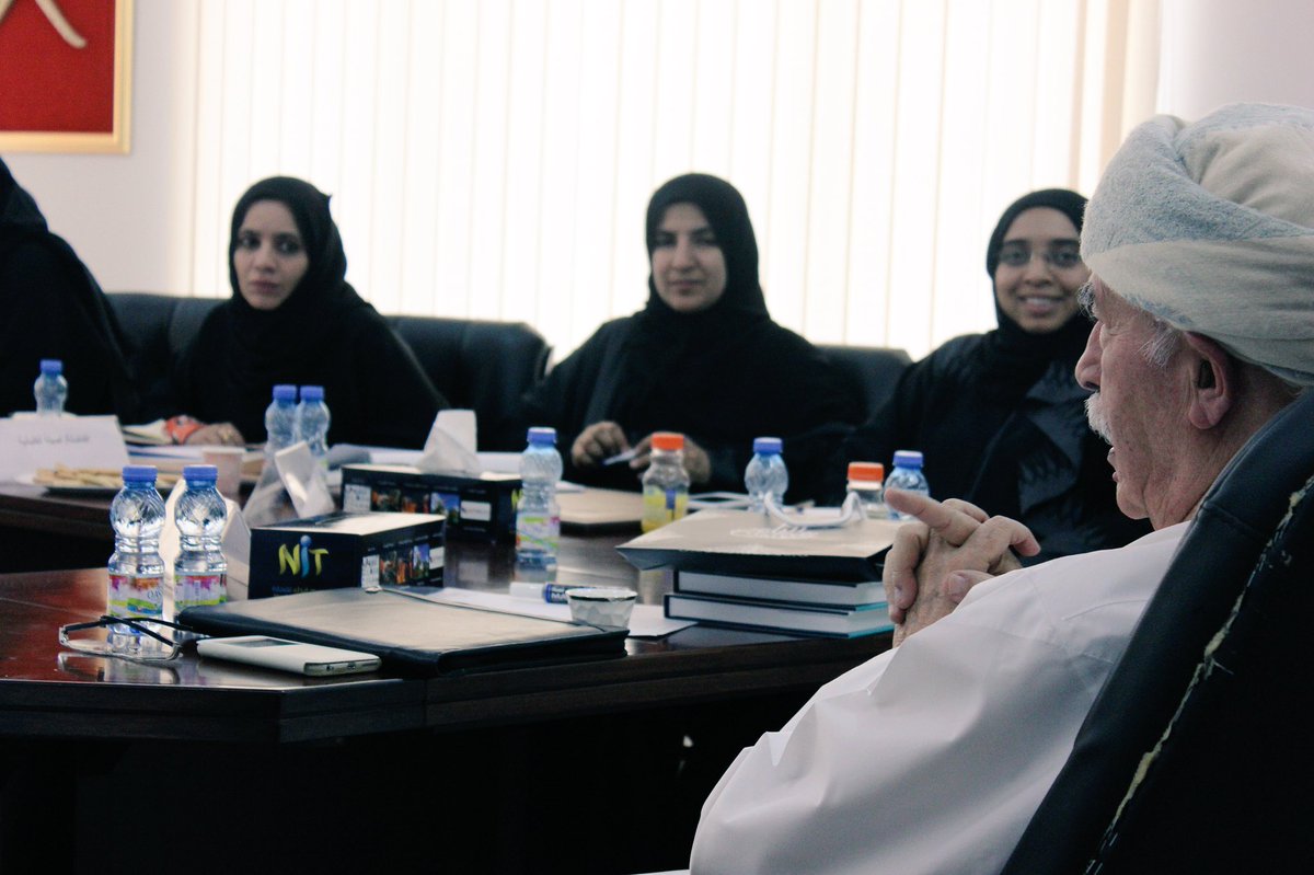 Altaaat's tweet photo. وزارة التنمية الإجتماعية تستقبل المشاركين من حكومة عمان في برنامج روايات قيادية المقدم من التاءات لتطوير القادة- الإثنين ١٦ أكتوبر ٢٠١٧م. https://t.co/mBZrmYuGQe