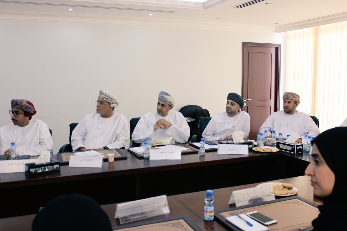 Altaaat's tweet photo. وزارة التنمية الإجتماعية تستقبل المشاركين من حكومة عمان في برنامج روايات قيادية المقدم من التاءات لتطوير القادة- الإثنين ١٦ أكتوبر ٢٠١٧م. https://t.co/mBZrmYuGQe