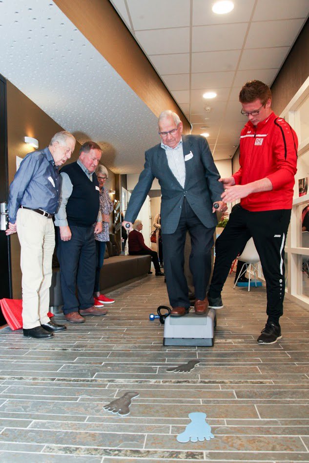 Eerste <a href="/SamenOud/">SamenOud</a>-morgen bij MC Messchenstaete in Assen leerzaam en gezellig. Ouderen beoordelen de activiteit met een 8.2! Gezonde voeding met informatieve stellingen. Circuit met goed bewegen zinvol door fysiotherapie met hulp van leerlingen Drenthe College. Op naar 2018!