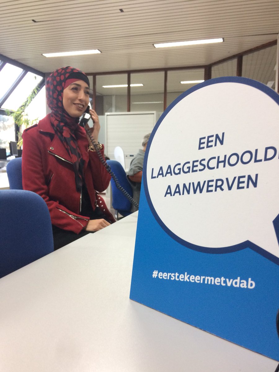 Cobus_V_G's tweet photo. VDAB’ers bellen en bezoeken massaal werkgevers vandaag #eerstekeermetvdab https://t.co/H6vyw8bhzB
