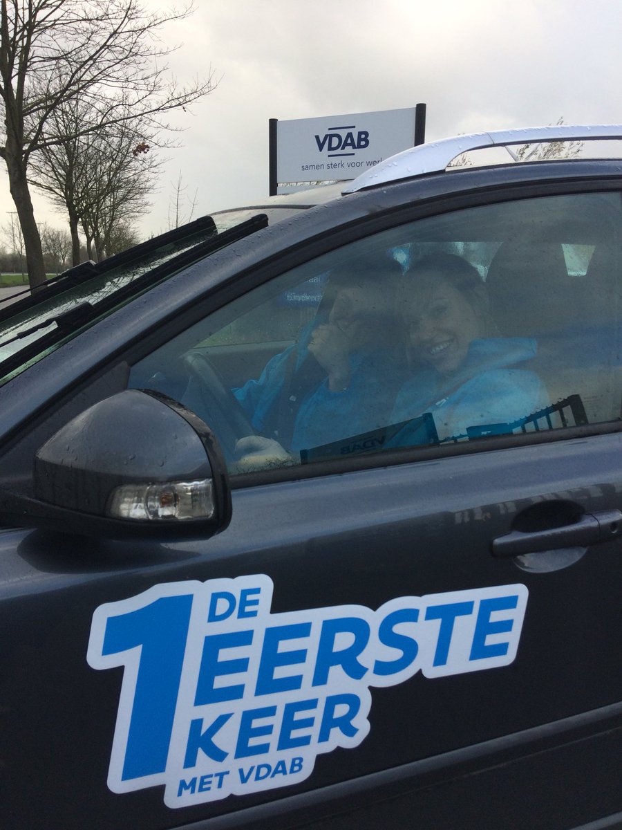Cobus_V_G's tweet photo. VDAB’ers bellen en bezoeken massaal werkgevers vandaag #eerstekeermetvdab https://t.co/H6vyw8bhzB