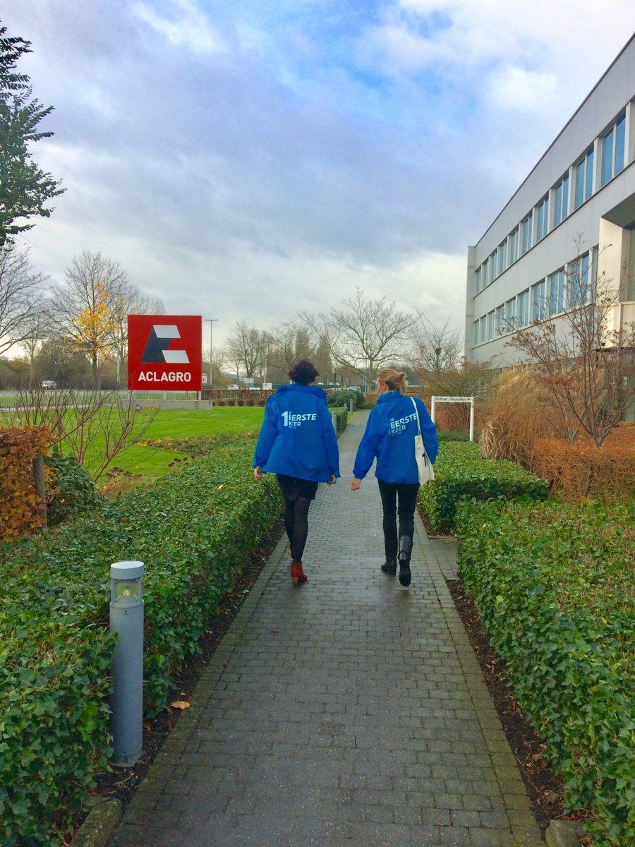 Cobus_V_G's tweet photo. VDAB’ers bellen en bezoeken massaal werkgevers vandaag #eerstekeermetvdab https://t.co/H6vyw8bhzB