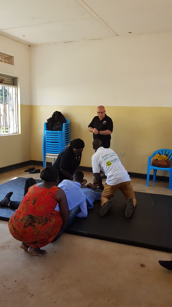 PaulMcCpsych's tweet photo. RESPECT instructor training, https://t.co/lVcW2wqwpL which the staff now do themselves has such an AMAZING benefit on the treatment of mental health patients. Reducing violence and use of rapid tranquilisation. Well done Bernard Turner &amp; team. #shsc @Choose_Psych @NikkiLCochrane https://t.co/Sl3jKp4RPT