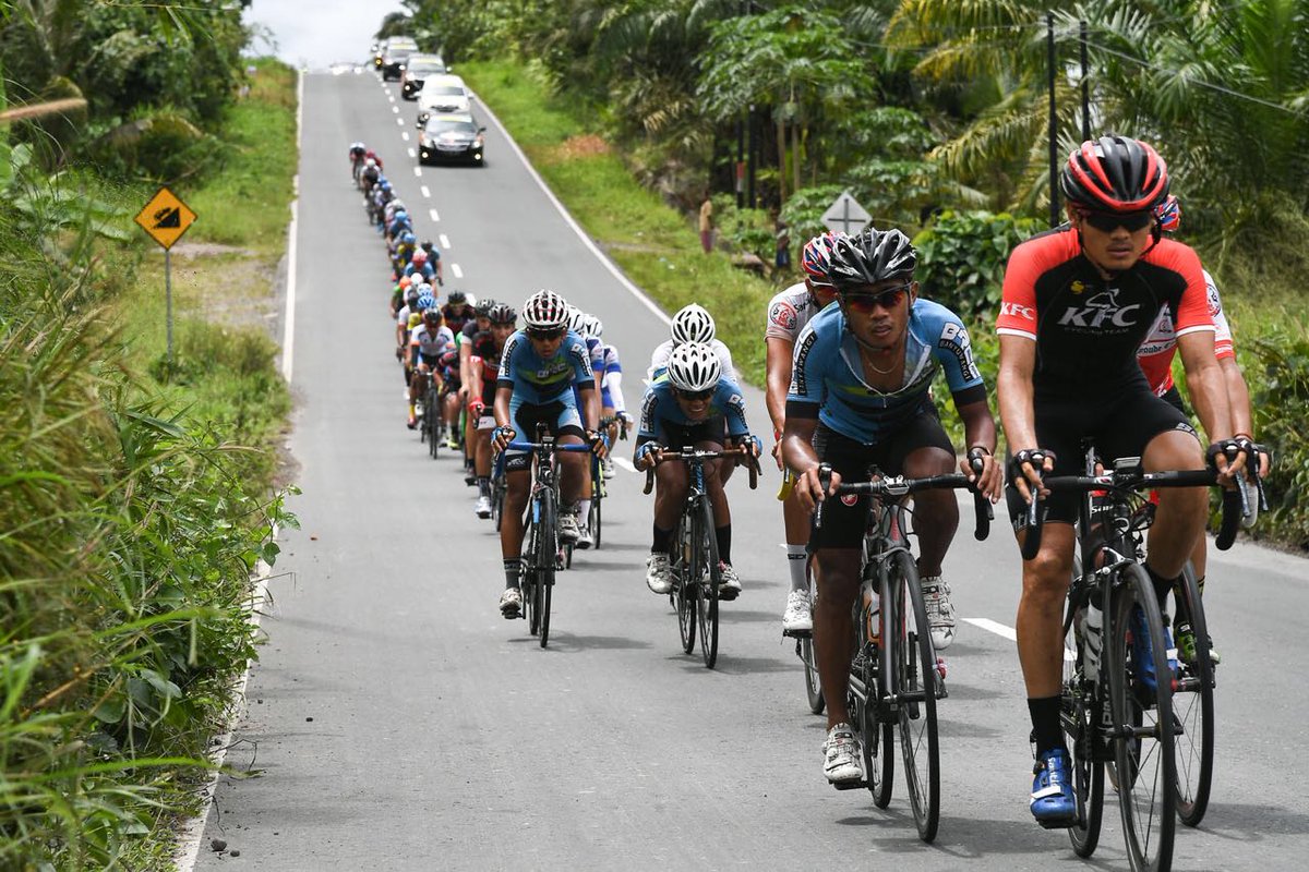 KemenPariwisata's tweet photo. Press Release Etape 6 TDS 2017
IMAM ARIFIN BUAT MASYARAKAT PASAMAN BARAT BERGEMURUH
https://t.co/e50fU1yCNz
#tourdesingkarak2017 #TdS2017 #PesonaIndonesia #WonderfulIndonesia https://t.co/TMOGfqUbyb