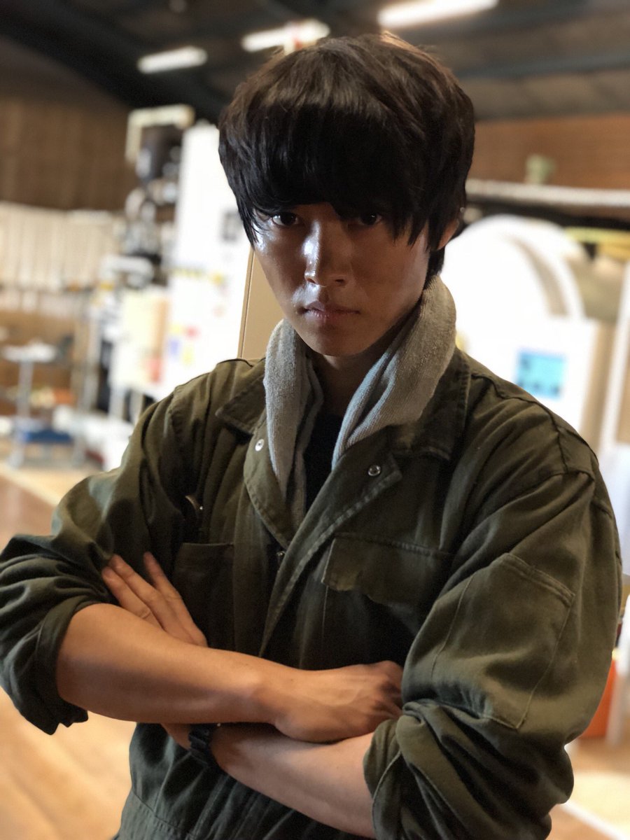 rikuou_tbs's tweet photo. ⚠️🏃25-27日 行田市民駅伝エキストラ募集してます🏃⚠️

 📺第６話放送まであと３日📺

真剣にシルクレイ製造に取り組んでくれるようになった大地🦉
何かに打ち込む姿ってみんなカッコいいですよね🐔✨

#陸王 #tbs #池井戸潤
#山﨑賢人 #撮影合間にサッとキメてくれるスタッフとの連帯感🙆‍♂️ https://t.co/WbsP86m69g