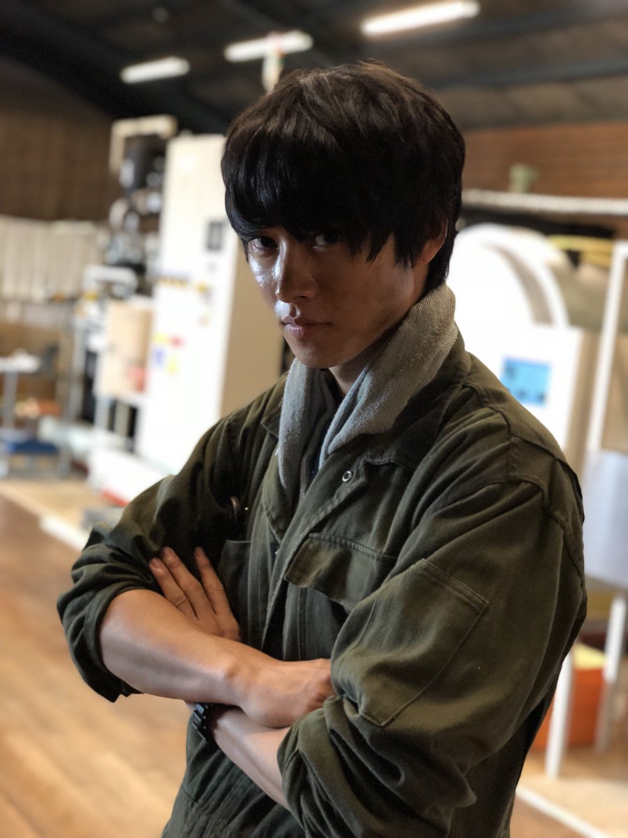 rikuou_tbs's tweet photo. ⚠️🏃25-27日 行田市民駅伝エキストラ募集してます🏃⚠️

 📺第６話放送まであと３日📺

真剣にシルクレイ製造に取り組んでくれるようになった大地🦉
何かに打ち込む姿ってみんなカッコいいですよね🐔✨

#陸王 #tbs #池井戸潤
#山﨑賢人 #撮影合間にサッとキメてくれるスタッフとの連帯感🙆‍♂️ https://t.co/WbsP86m69g