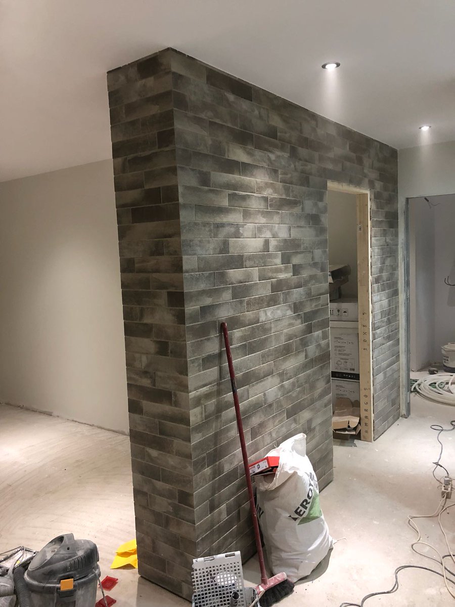 BeamonteVallejo's tweet photo. REFORMA GURPIDE | Paso 4 - Acabados.
Seguimos adelante con la reforma integral de esta vivienda. Diseñamos un gran muro cerámico que divide las estancias de salón y cocina. 🏠 https://t.co/WbBlkPzaqT