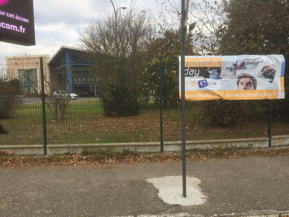 Hubertcorbalan's tweet photo. Vous pourrez suivre en live les conférences du #numericday #MARMANDE sur la page Facebook d’etic47 @etic47 https://t.co/TClj5yvdZ8