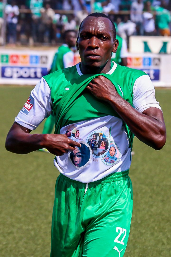 sp_grassroots's tweet photo. Let's take a look at top 5 of the #SPL2017 season.
1. Masoud Juma, @k_sharksfc 17 goals
2. Meddie Kagere, @OfficialGMFC 14 goals.
3. Jacques Tuyisenge, @OfficialGMFC 13 goals.
4. Stephen Waruru, @UlinziStarsFC 13 goals.
5. Kepha Aswani, @NakumattF 13 goals. https://t.co/KtPbgauvEM