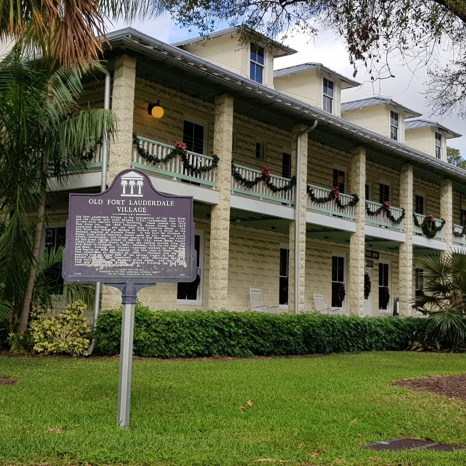 nina_rlopes's tweet photo. The New River Inn was constructed in 1905 and served as a hotel from 1905-1955. Now, it serves as a museum showcasing Florida's past and pioneer life. Beautiful place and everything inside is original from the openining.
#history #fortlaudardale
#history #fl #museum #trip https://t.co/SSQUk3vKMx