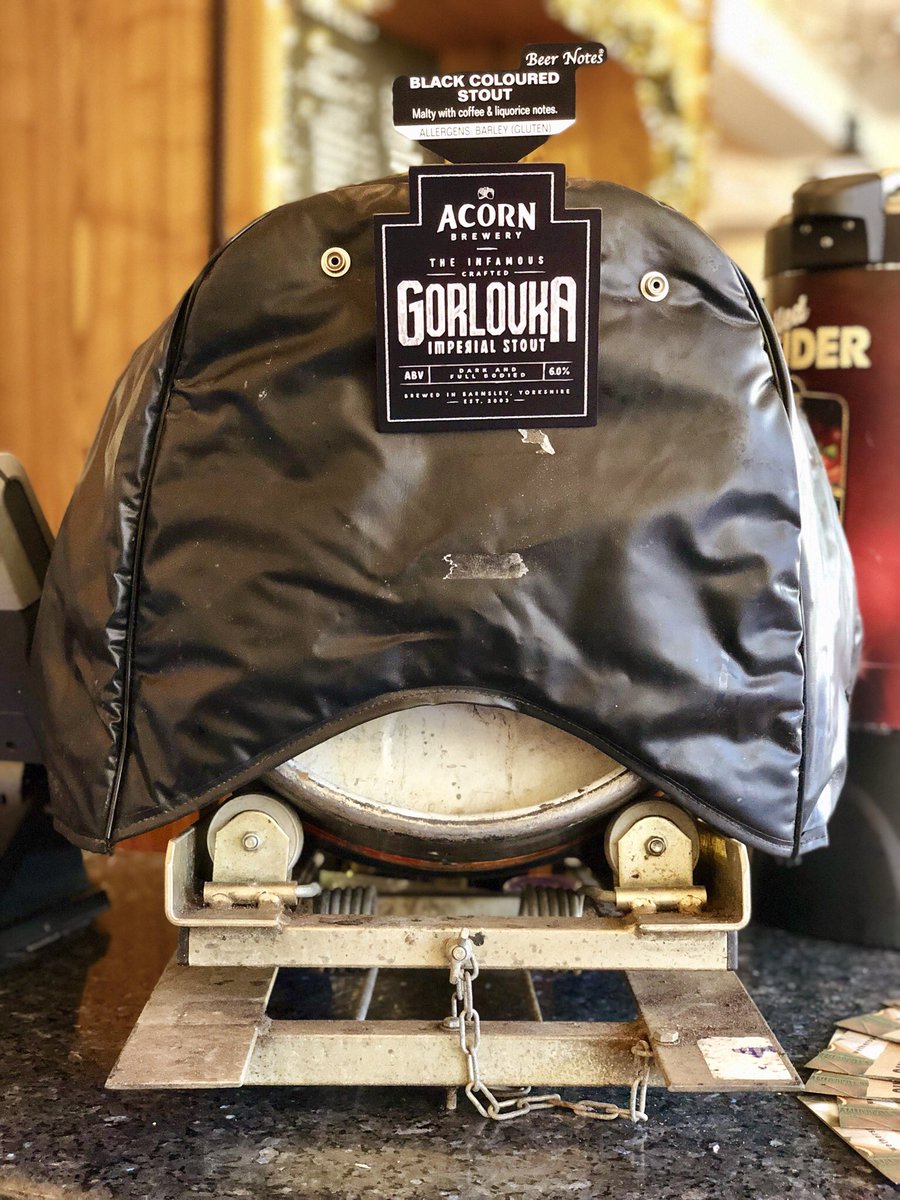 JDWHarrow's tweet image. Our first barrel on for “Cask to Glass”. Acorn Gorlovka. A 6% imperial stout. Perfect warmer for this sunny albeit very windy day. #acorn #stout #winterwarmer #beeroclock @AcornBrewery