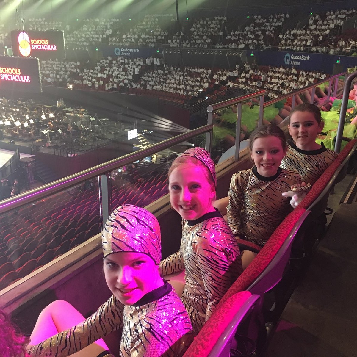 PeakhurstSouth's tweet photo. #peakhurstsouth #schoolspectacular #2017 https://t.co/bYJtH3ejmu