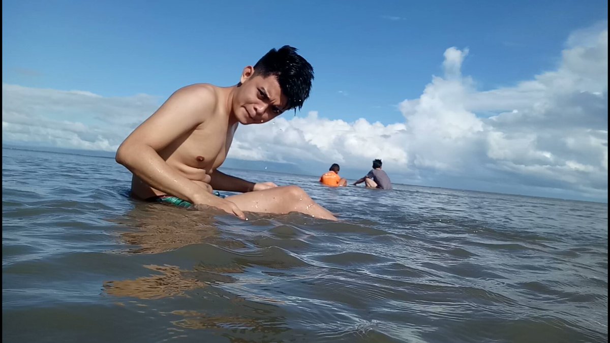 cap_harryy's tweet photo. Malapit ko na i-upload yung video ng Swimming.
And yes. Dahil Love nyo ko Guys.
Papanuorin nyo to. HAHA.
#Soon
#HaroldGray
#Lovewins https://t.co/njaL1MGaeG