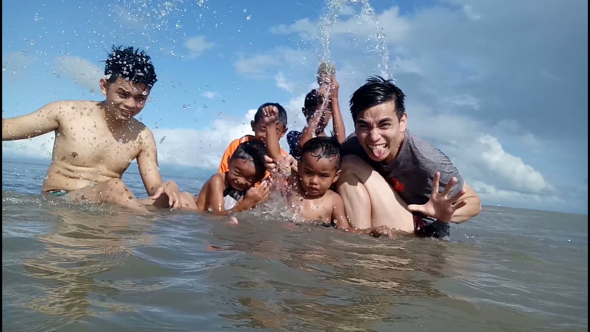 cap_harryy's tweet photo. Malapit ko na i-upload yung video ng Swimming.
And yes. Dahil Love nyo ko Guys.
Papanuorin nyo to. HAHA.
#Soon
#HaroldGray
#Lovewins https://t.co/njaL1MGaeG