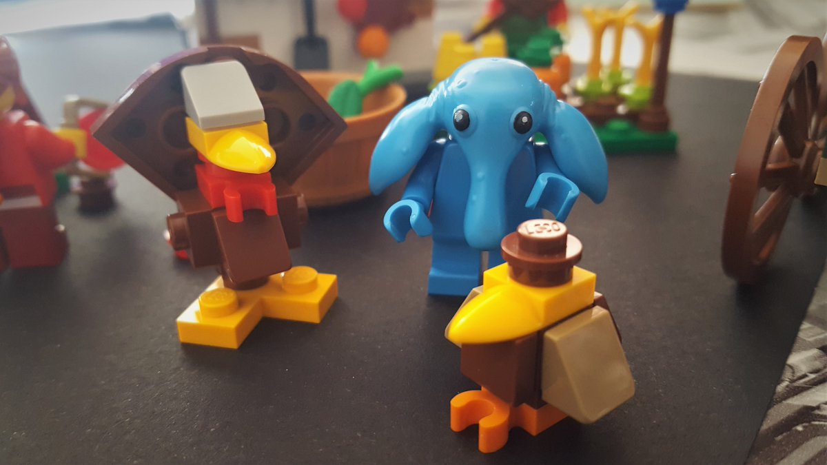TheMaxRebotweet's tweet photo. Happy Thanksgiving ! #lego #Thanksgiving #StarWars https://t.co/QOVvn7Dig9