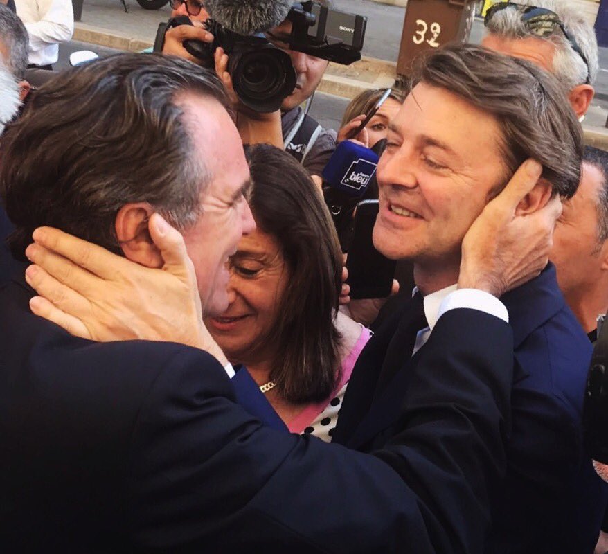RenaudMuselier's tweet image. Cet après-midi je serai avec @francoisbaroin #AMF2017 et les Maires de notre @regionpaca que j'accompagne dans leurs projets malgré le désengagement de l'Etat. Espérons qu'E #Macron arrive avec de meilleures nouvelles qu' @EPhilippePM au congrès des Régions !
 #CongresdesMaires