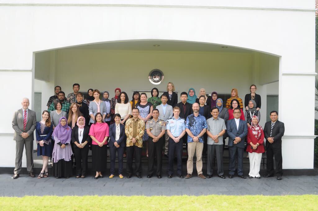 JacquiTrue's tweet photo. Responding to terrorist threats in our region by building partnerships and gender-based prevention strategies #GENDERCVE @GpsMonash @SharmanStone @dfat @MonashPolsIR @MonashUni https://t.co/jYH5gzHCWY