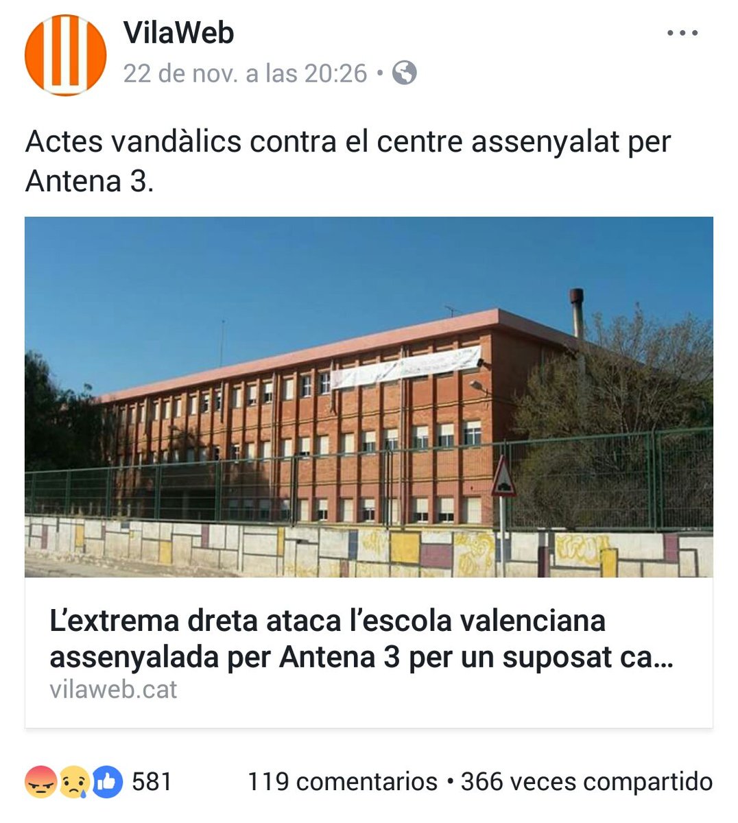 🚫Els mitjans espanyols ataquen ara la sèrie de dibuixos 'Història de Catalunya'.

Antena3 va atacar la sèrie en una notícia assenyalant una escola d'Alfafar que la va projectar als alumnes.

El mateix dia l'escola és assaltada per l'extrema dreta. Prou impunitat! ＃FreeDragui