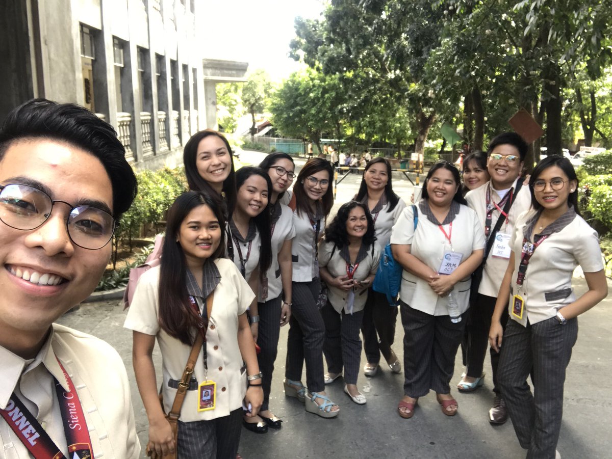 QueeeeeeenBeeee's tweet photo. Break time! π #OPSiena EducCongress https://t.co/mTtYKeeljc
