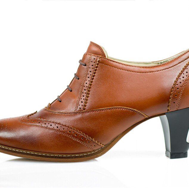 cross_sword_'s tweet photo. Our mahogany Jav! Let your legs look longer. #menshighheels #Mensfashion #gayfashion #lgbtq #gay #mensfootwear #crossdresser #crossdressing #trans #luxury #highfashion #longerlegs #queer https://t.co/GtO1tmH45H