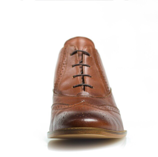 cross_sword_'s tweet photo. Our mahogany Jav! Let your legs look longer. #menshighheels #Mensfashion #gayfashion #lgbtq #gay #mensfootwear #crossdresser #crossdressing #trans #luxury #highfashion #longerlegs #queer https://t.co/GtO1tmH45H