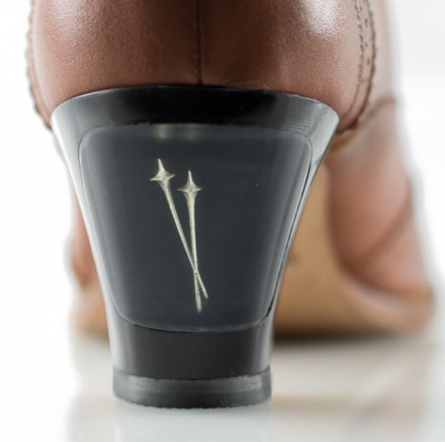 cross_sword_'s tweet photo. Our mahogany Jav! Let your legs look longer. #menshighheels #Mensfashion #gayfashion #lgbtq #gay #mensfootwear #crossdresser #crossdressing #trans #luxury #highfashion #longerlegs #queer https://t.co/GtO1tmH45H