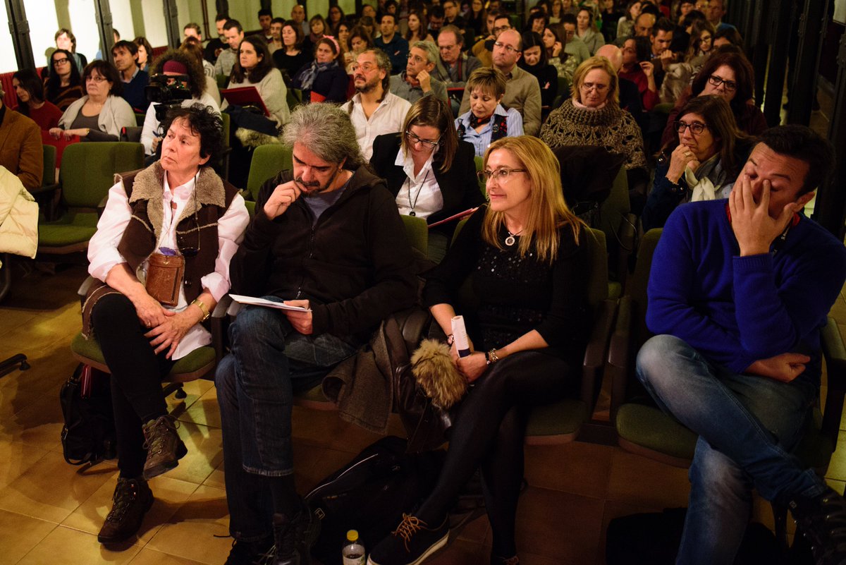 CRFPCLM's tweet photo. Durante el 22, 23 y 24 de noviembre estamos celebrando IV Jornadas de cine y educación #CiBRA con gente maravillosa como Fernando León de Aranoa, Dani Guzmán y Lola Salvador... 
Gracias docentes por estar ahí disfrutado de esta magia...
@CRFPCLM @educajccm @FestivalCiBRA https://t.co/XUC3NJvuWX