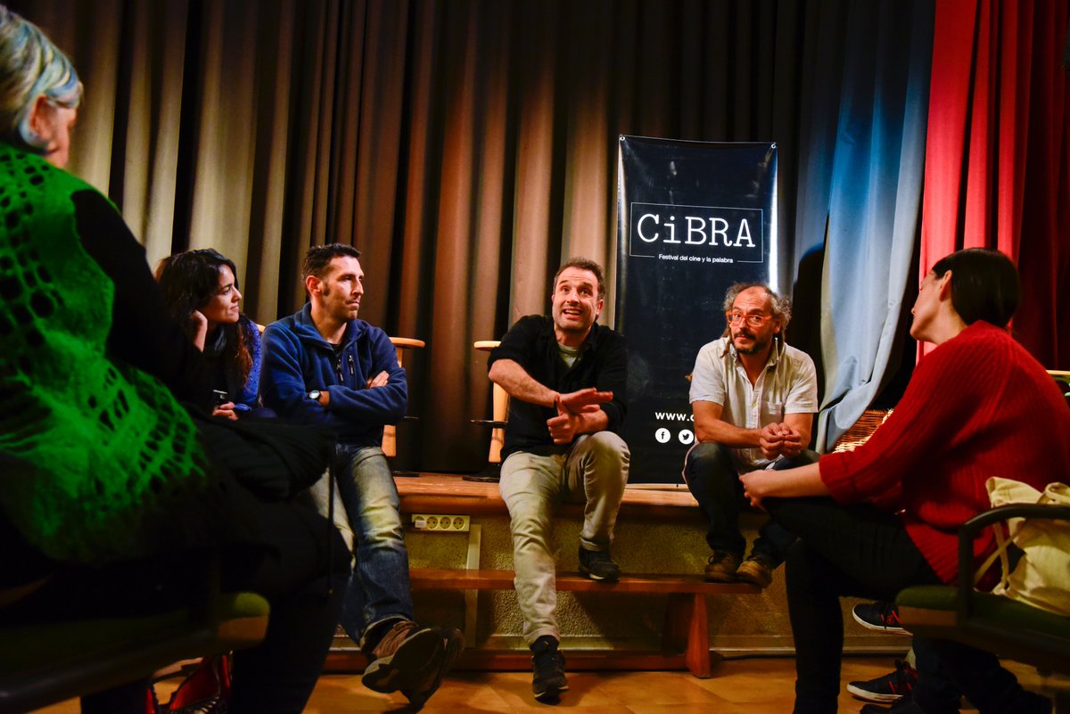 CRFPCLM's tweet photo. Durante el 22, 23 y 24 de noviembre estamos celebrando IV Jornadas de cine y educación #CiBRA con gente maravillosa como Fernando León de Aranoa, Dani Guzmán y Lola Salvador... 
Gracias docentes por estar ahí disfrutado de esta magia...
@CRFPCLM @educajccm @FestivalCiBRA https://t.co/XUC3NJvuWX