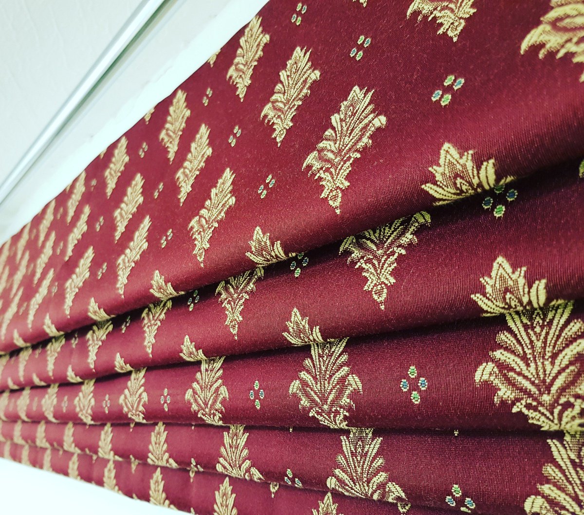 simon_houlding's tweet photo. #roman #blind by Simon Houlding Upholstery #20years #qualityineverythingwedo #unique #interior #design #Essex #curtain #blinds https://t.co/sbg3Oegek1