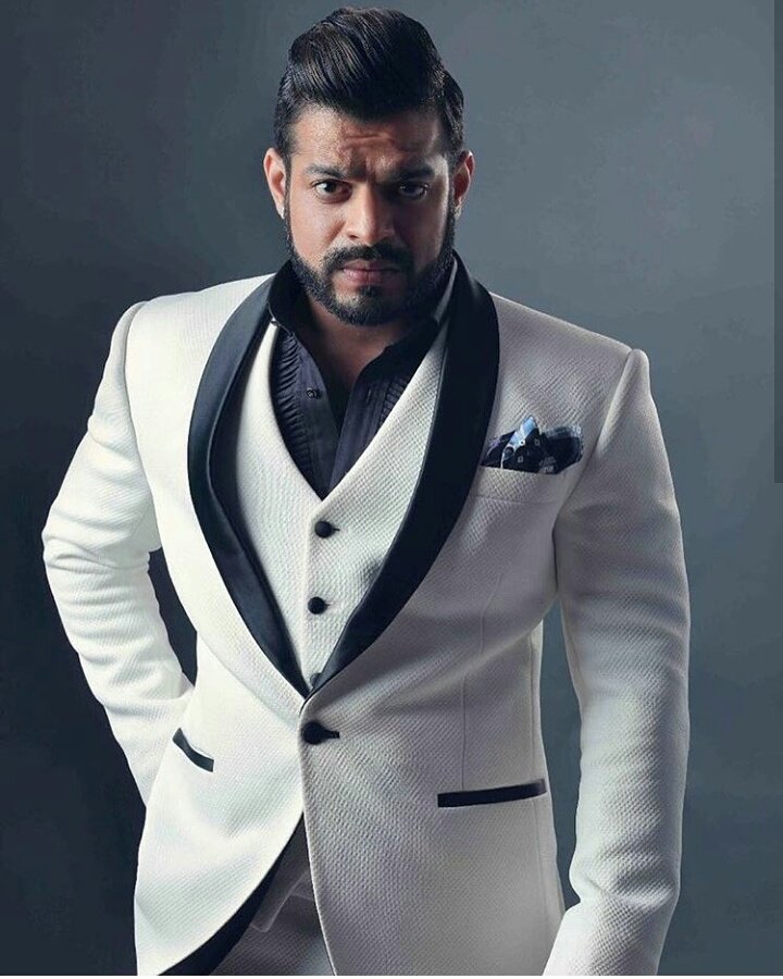 Here\s wishing the hot and dashing-Karan Patel a very Happy Birthday! 