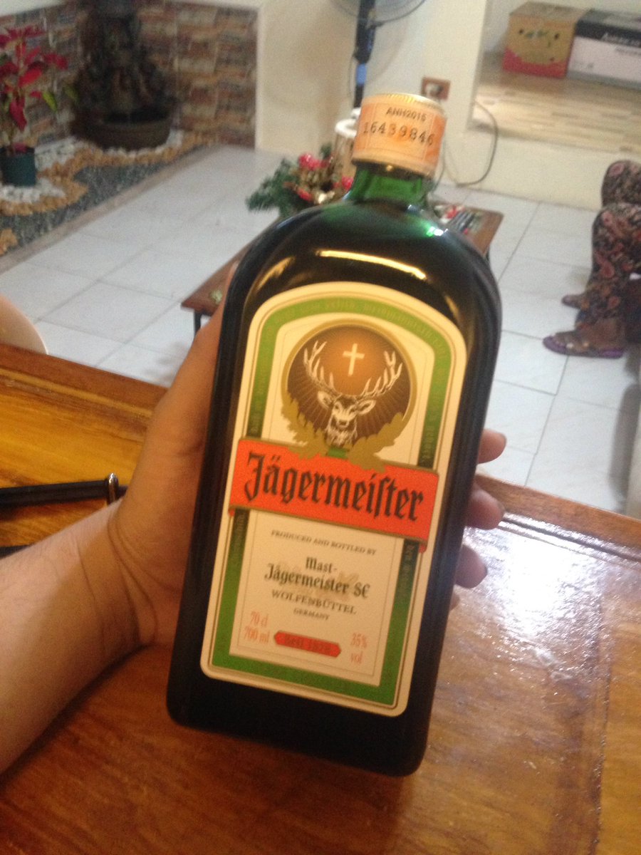 ubebe128's tweet photo. 10 y/o cousin: Bakit po ang laki ng Efficascent Oil niyo? https://t.co/W9OepDgnSe