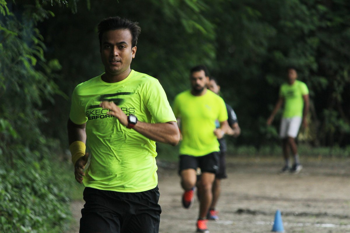 gorun_club's tweet photo. Get the most effective #RunningHacks from the best coaches across the country. Join the Skechers #GoRunClub now: https://t.co/JJDwA2NY0I https://t.co/LgRjCeEtrc