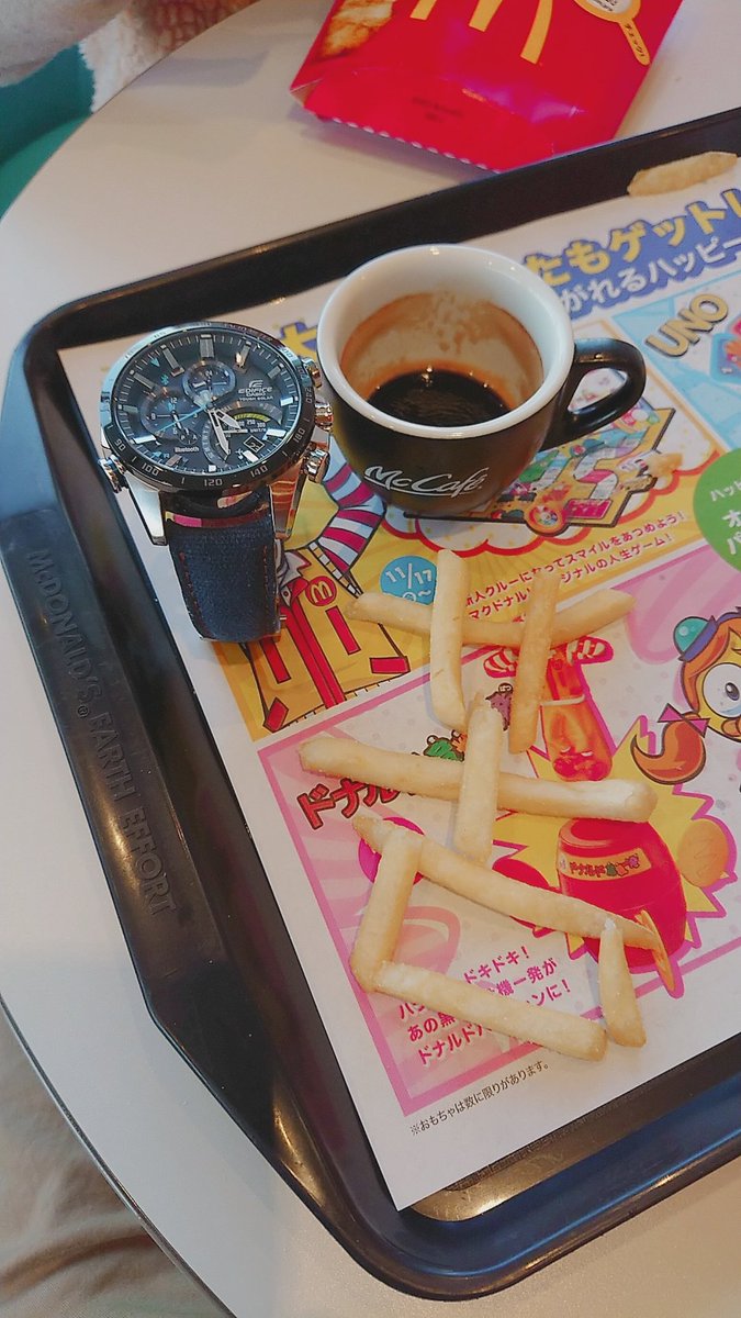 gshockjp's tweet photo. マックカフェのエスプレッソ。目が覚める苦さ。うめーよ。 #マックカフェ #エスプレッソ #腕時計 #McCafe #edificecasio #edifice #エディフィス #苦い #コーヒー https://t.co/18ZiqUVtxI
