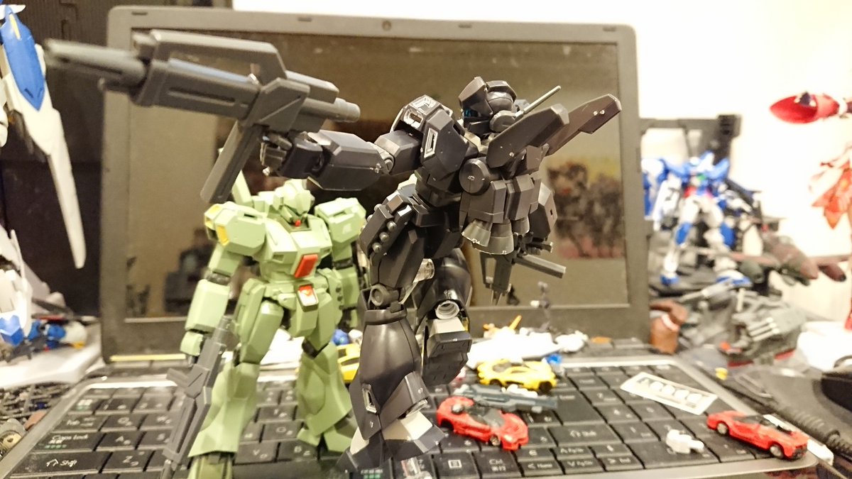 ネームレス01 ガンプラ ジェガンd型 ピコ アルティドール機 レイヴン隊隊長ピコ アルティドールの専用機であり レイヴン ワタリガラス の名が示す通り 全身が漆黒に塗装されている他 彼女に合わせたチューンが行われている ちなみにこの機体は ネームレス01 ガンプラ ジェガンd型 ピコ アルティドール機 レイヴン隊隊長ピコ アルティドールの専用機であり レイヴン ワタリガラス の名が示す通り 全身が漆黒に塗装されている他 彼女に合わせたチューンが行われている ちなみにこの機体は