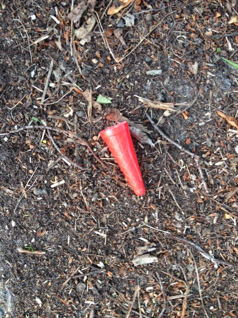 Dag1tje's tweet photo. Elke @Dag1tje 
is vandaag dit mijn #zwerfie 
-steentje.
#Litterati
#feestneus https://t.co/Jd0EGtCEcx