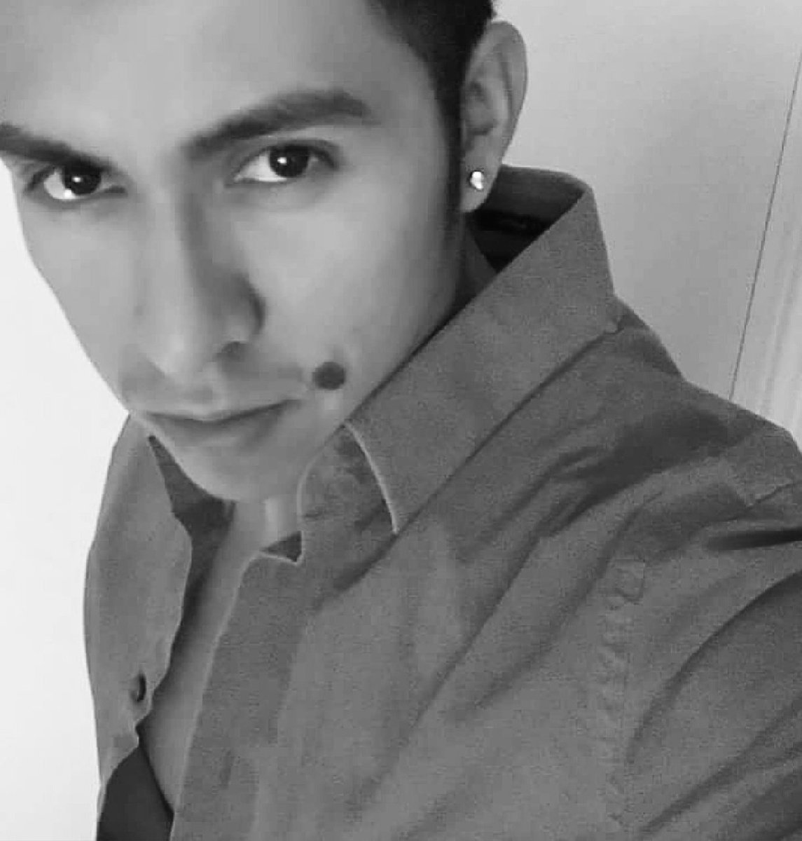 tvjammedia's tweet photo. @SiguemeTsigo32 Saludos! #SIGUEMEYTESIGO #SiguemeYTeSigoAlInstante #SiguemeYTeSigoDeVuelta #FolloForFolloBack #JuevesDeGanarSeguidores #Thanksgiving #DiadeAcciondeGracias #noche #night #single #guapo #soltero #Twitter #gay #SocialMedia #RedesSociales #latino #sigueme #foto #selfie #FOTOS https://t.co/ttpp3B9b16