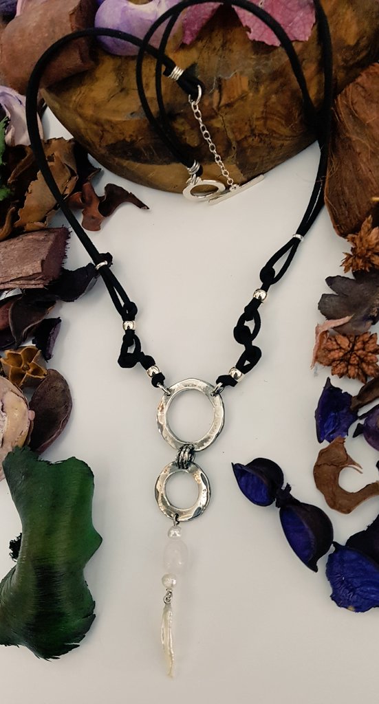 Lolandsilver2's tweet photo. NUEVA COLECCION!!!
#Boho PIEZAS EXCLUSIVAS!!
#Collar de #Cuero y #Plata y #PerlaBarroca Natural (única)
#Handmade #CraftSilver #Art #Leather #Madrid
Ideal con cualquier look!!! https://t.co/JQyJY43eRv