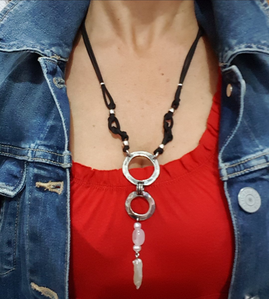 Lolandsilver2's tweet photo. NUEVA COLECCION!!!
#Boho PIEZAS EXCLUSIVAS!!
#Collar de #Cuero y #Plata y #PerlaBarroca Natural (única)
#Handmade #CraftSilver #Art #Leather #Madrid
Ideal con cualquier look!!! https://t.co/JQyJY43eRv