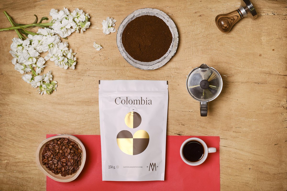 #Café #Colombiano      Manantiales del Frontino Fragancia #dulce a fruta tropical, mango. Aroma floral, muy limpio, bouquet de #flores, #vivo y fresco. Aprovecha la semana del #BlackCoffee del Black Friday en Cafés El Magnífico. ¿Cuál es tu favorito? ¡Cuéntanos! #blackfriday2017