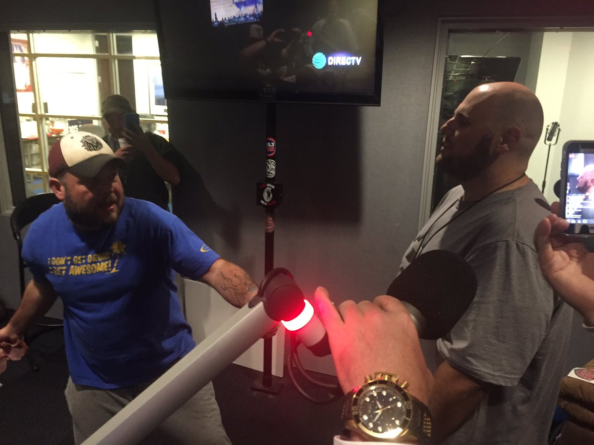 inthemageors's tweet photo. This is @OThankKevin taking the #HamSlap that's a karate chop from @Colby1053 https://t.co/cABpSrGJ9M
