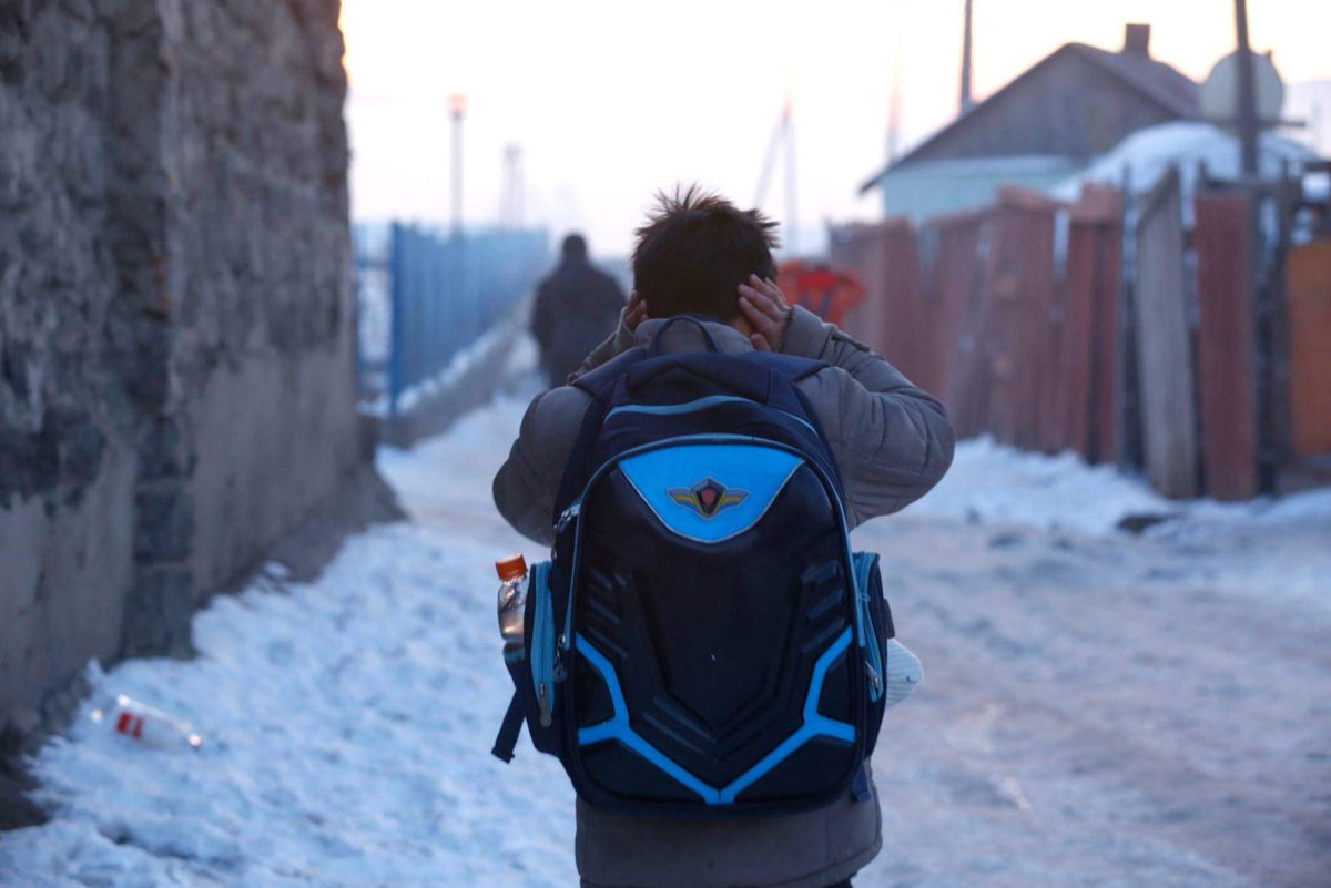 200-гаад мянган төгрөгийн монгол нэхий хүрэм авахаасаа илүү 100 мянган төгрөгийн хятад куртка авах сонголтыг эцэг, эхчүүд хийж байна news.mn/c/2?id=241714